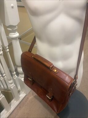 Men's Brown Leather Messenger Bag with Adjustable Strap